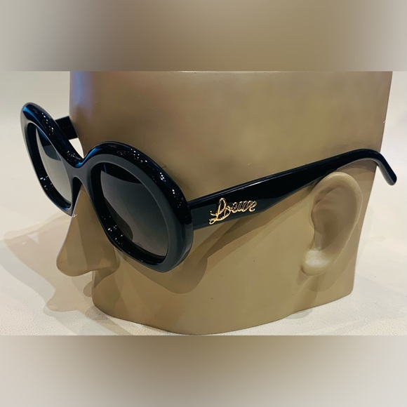 New LOEWE Sunglasses - Picture 3 of 13